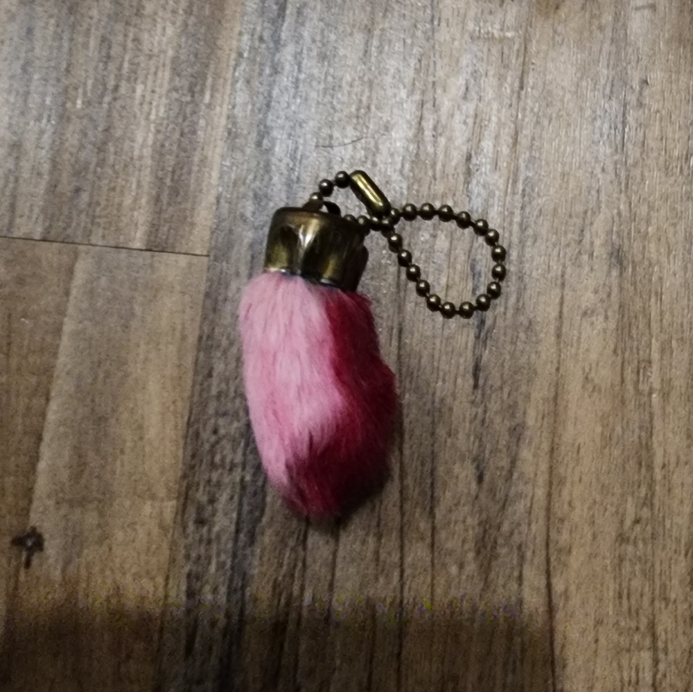 Vintage Brass Rabbit Foot Keychain - Picture 4 of 4